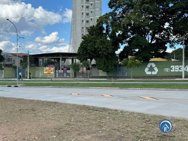 Terreno de 1623m² plano no Jardim Morumbi em São José dos Campos