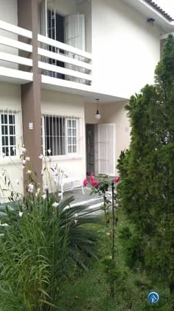 Sobrado em condomínio de 66m² com 2 dormitórios no Capricórnio em Caraguatatuba