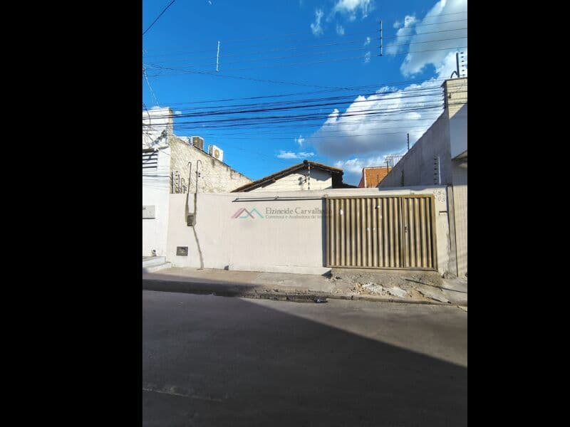Casa comercial à venda no Parque Piauí – 4 dormitórios e excelente localização em Teresina-PI
