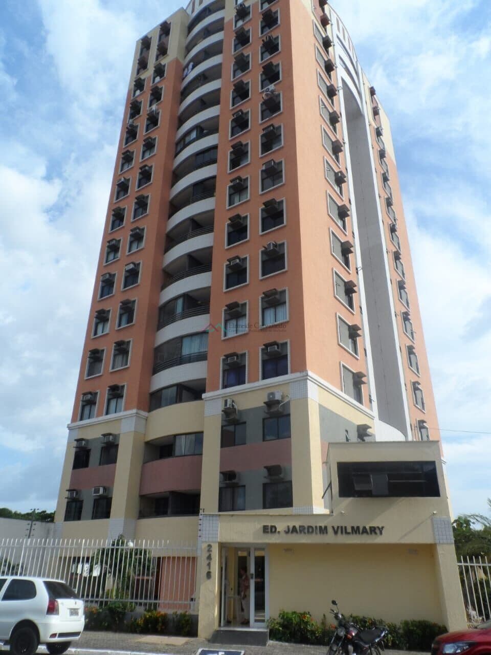 Apartamento Padrão no Edifício Jardim Vilmary em Teresina-PI