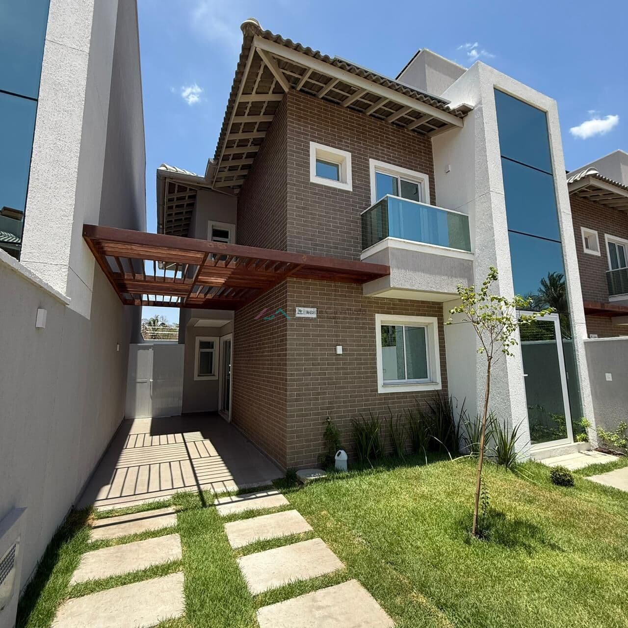 Casa Alto Padrão com 120m² e 4 suítes e 2 vagas em Teresina/PI