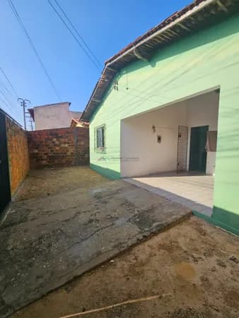 Casa Térrea à Venda no Dirceu | 3 Quartos, Terreno 10x30m e Documentação OK – R$ 550 mil em Teresina-PI
