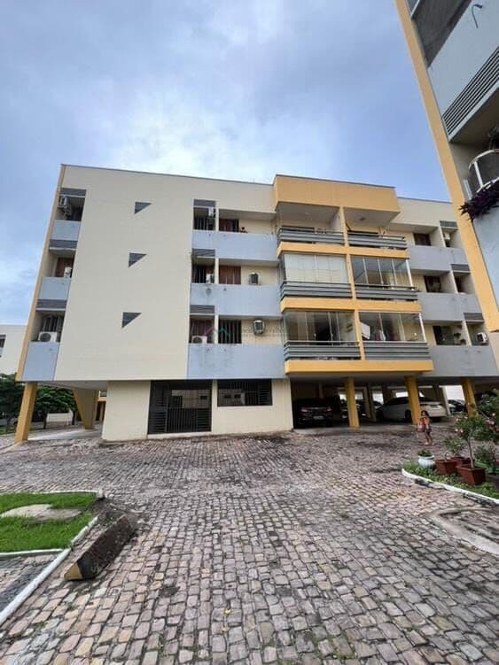 Apartamento 120m² com 4 Quartos, 1 Suíte e 2 Vagas de Garagem
