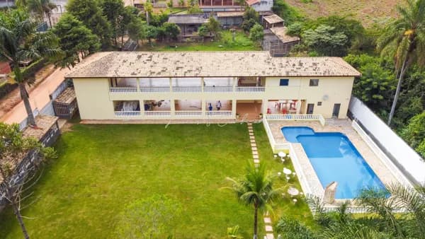 Chácara com piscina e lago a venda em Jarinu