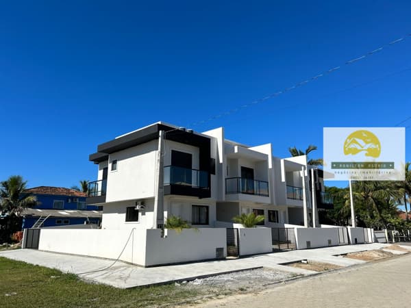 Casa Sobrado - Praia do Meio Pinheira
