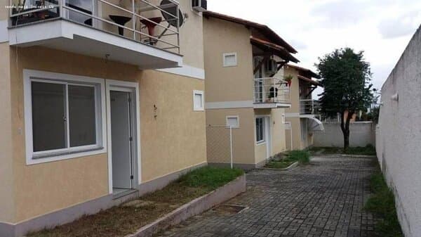 Casa Padrão para Venda em Laranjal São Gonçalo-RJ