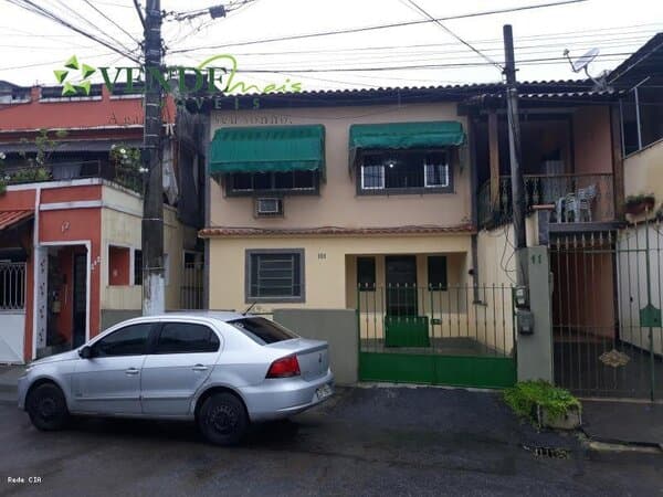 Casa em Condomínio para Venda em Centro São Gonçalo-RJ