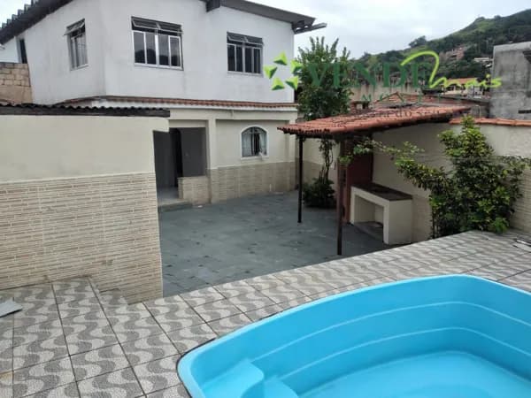 2 Casas Padrão + kitnet