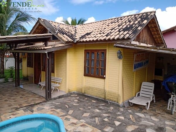 Casa Padrão para Venda em Centro Cordeiro-RJ