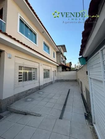 Sobrado em São Gonçalo - Camarão