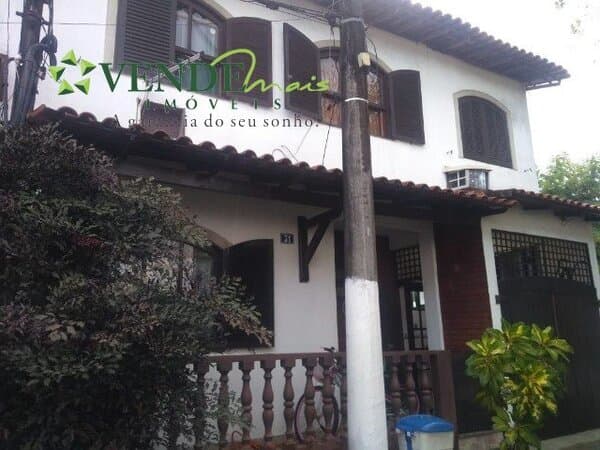 Casa Duplex para Venda em Galo Branco São Gonçalo-RJ