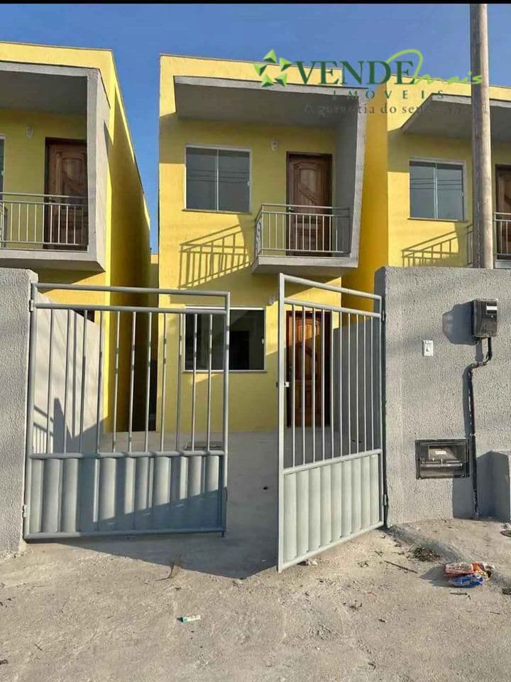 Sobrado em São Gonçalo - Laranjal