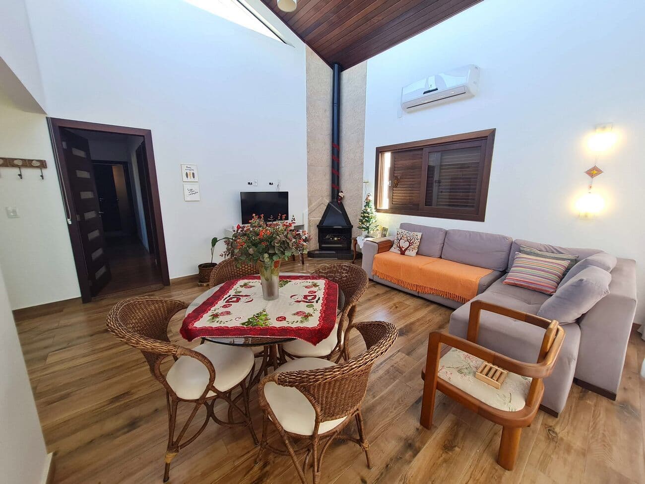 Casa no Condomínio Vila Suiça - Lagoa dos Esteves