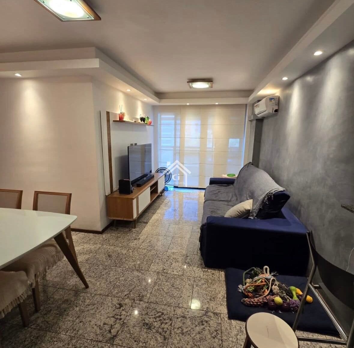 Apartamento de 2 quartos com closet no Condomínio Rio2