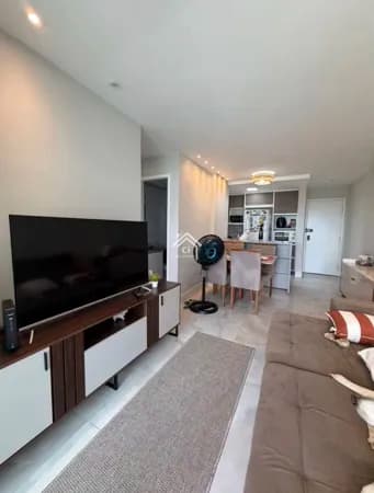 Apartamento de 2 quartos reformado na Região do Parqque Olímpico
