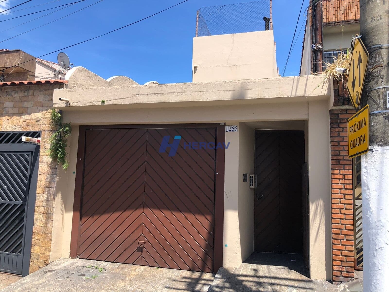 Sobrado com 7 Quartos e 8 banheiros à Venda, 420 m² por R$ 1.300.000
