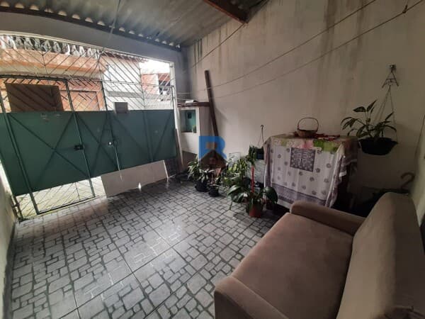 Sobrado no Jardim Macedônia