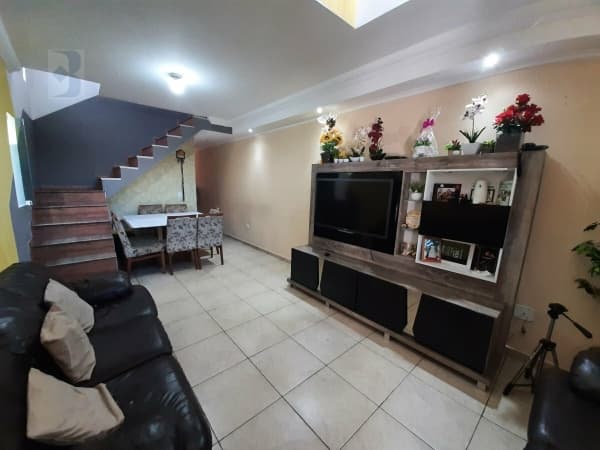 Casa Padrão para Venda em Jardim Ipê São Paulo-SP