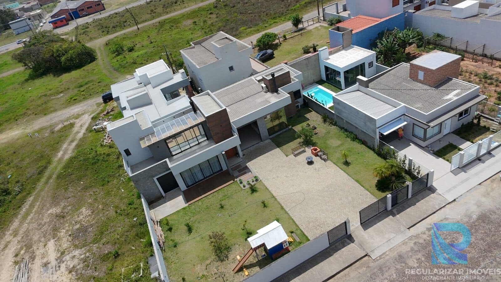 Casa Semi-Mobiliada com Lareira e Churrasqueira em Bellatorres - Passo de Torres/SC