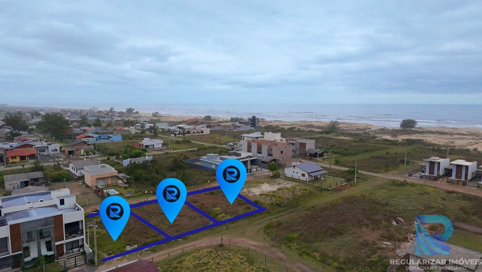 Terreno com 325m² em Passo de Torres, 250 metros do mar.