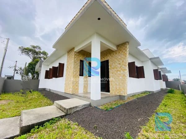 Casa de esquina Alto Padrão com três suítes na Bella Torres.
