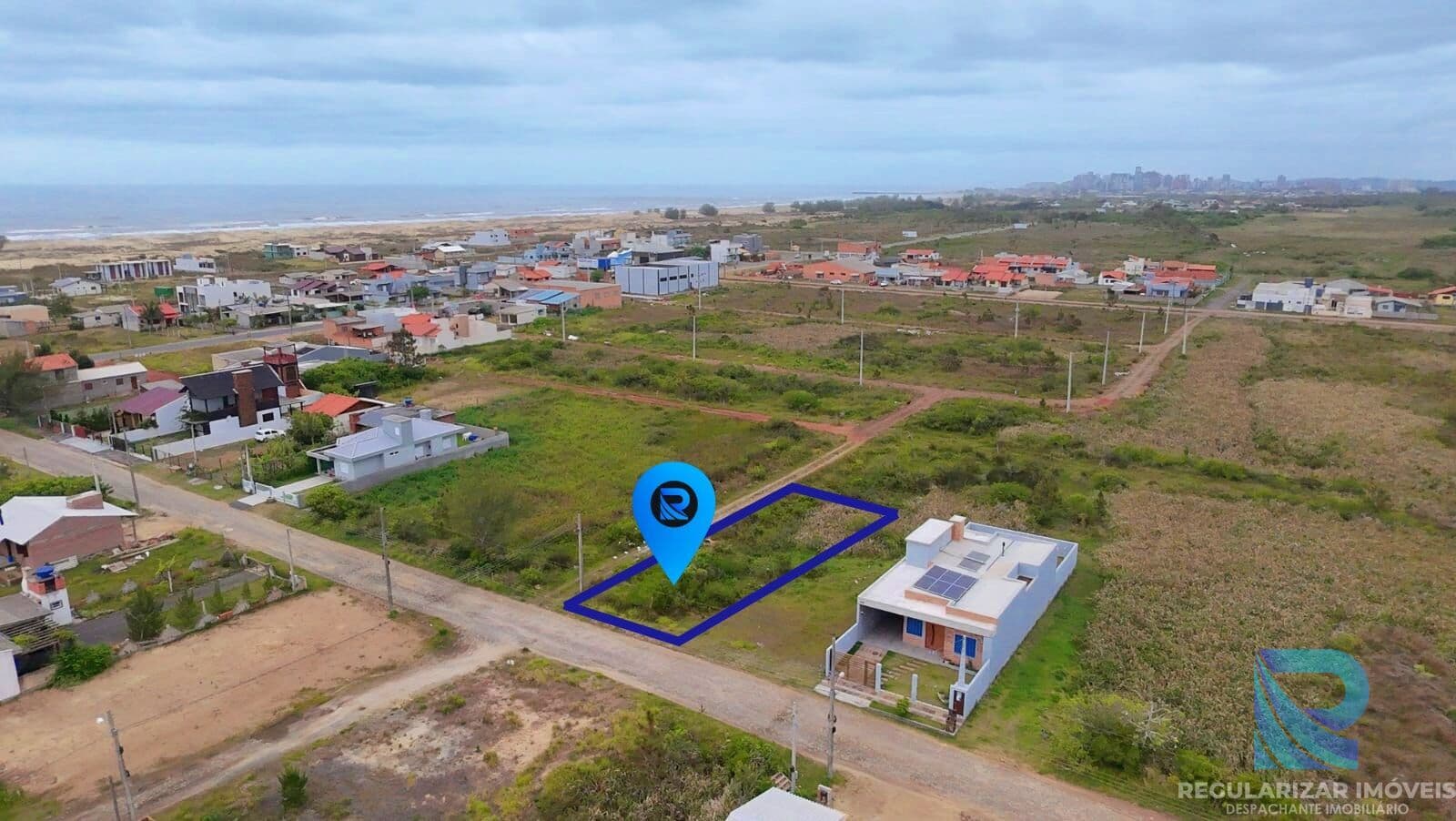 Terreno de esquina localizado na Av. Principal do bairro Capão do Cravo, Passo de Torres SC