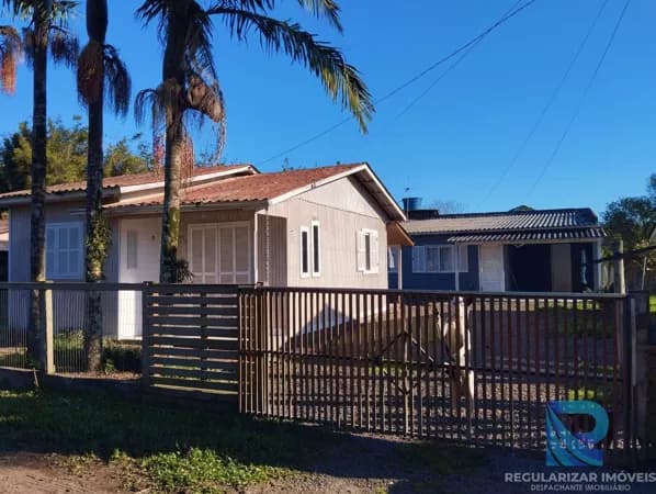 Duas Casas no mesmo Terreno - Excelente oportunidade em Torres/RS