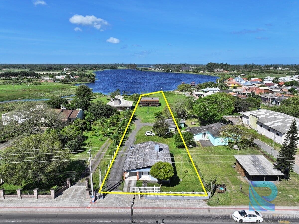 Chácara 3.620m² - Gaivota/Sombrio – Frente para Avenida e Fundos para Lagoa de Fora | 3.620