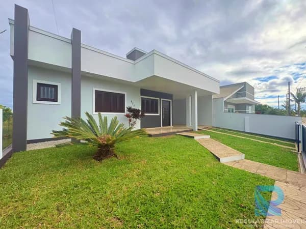 Casa com 3 dormitórios a 100 metros do mar em Bellatorres -Passo de Torres/SC