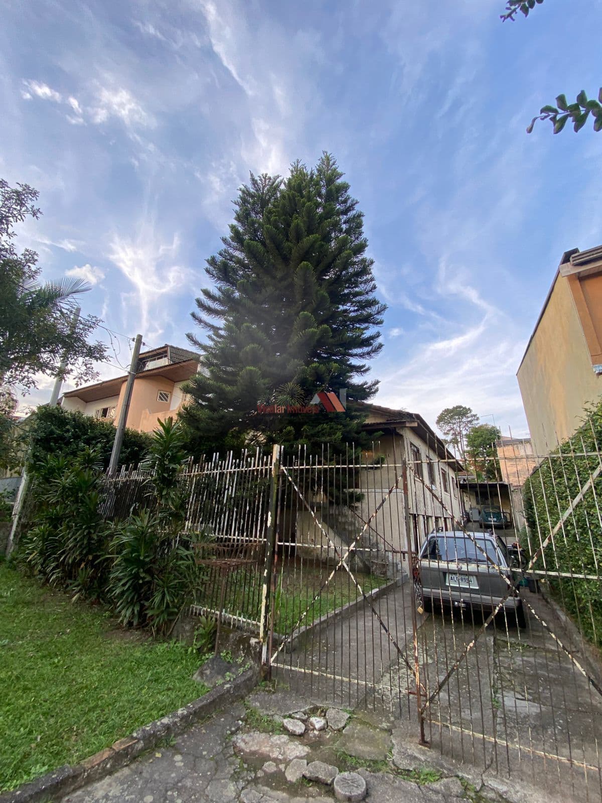 Excelente Oportunidade de Investimento – Terreno Amplo com Edificações e Renda Garantida