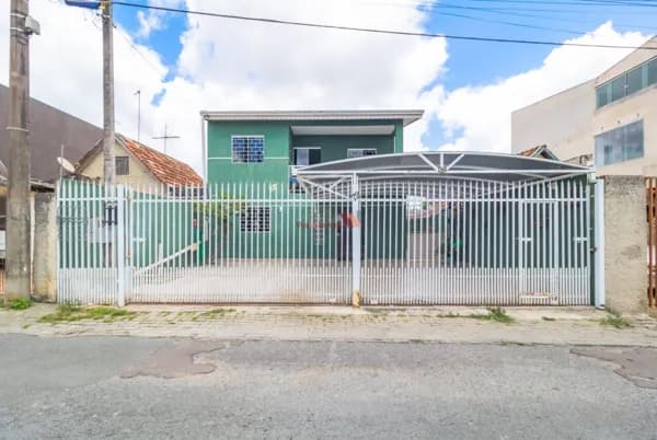 Sobrado à Venda na Vila Nossa Senhora da Luz dos Pinhais - Curitiba, PR