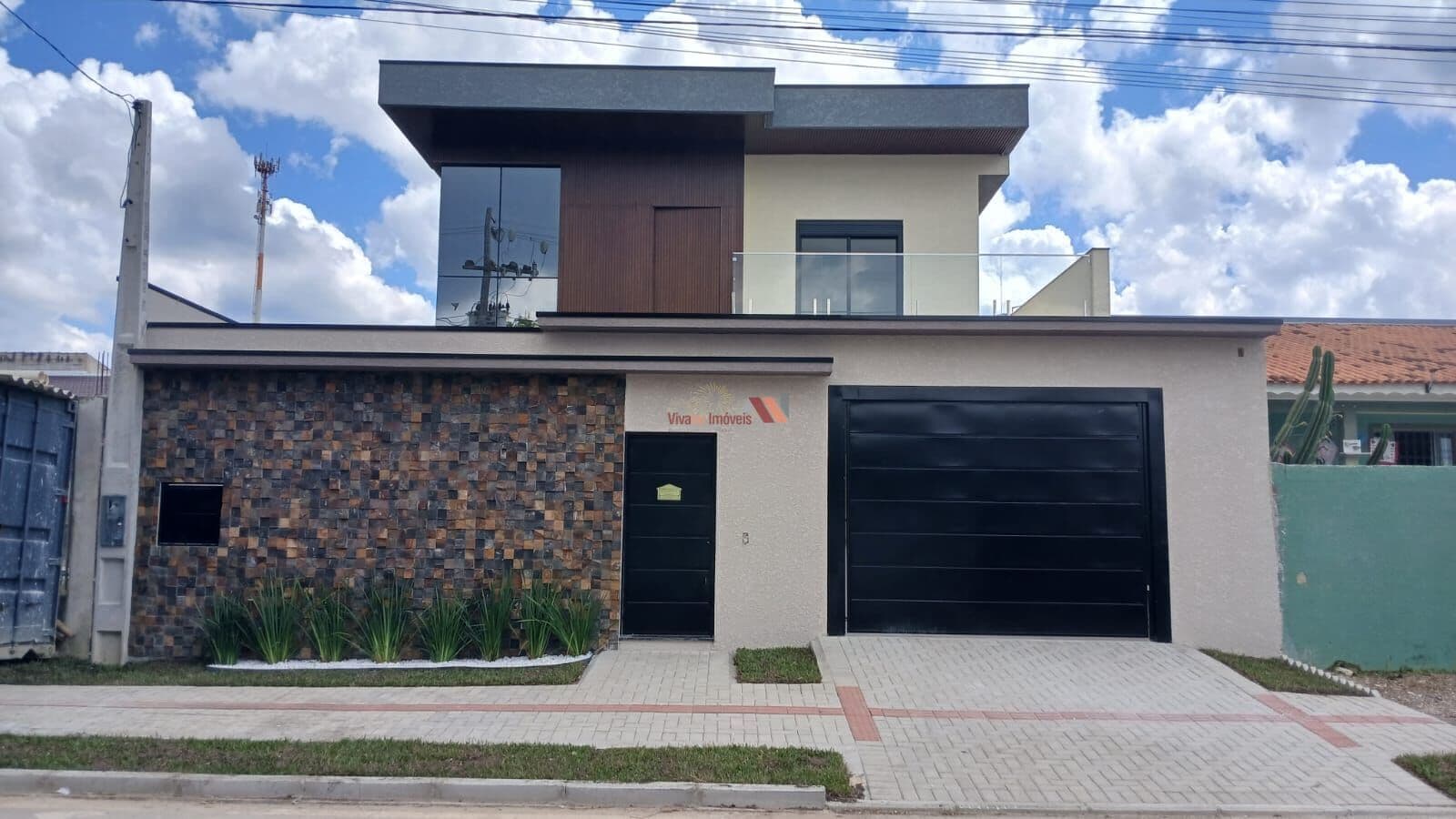 ✨ SOFISTICAÇÃO, ESPAÇO E EXCLUSIVIDADE — SOBRADO DE ALTO PADRÃO LOCALIZADO NO BAIRRO IGUAÇU✨