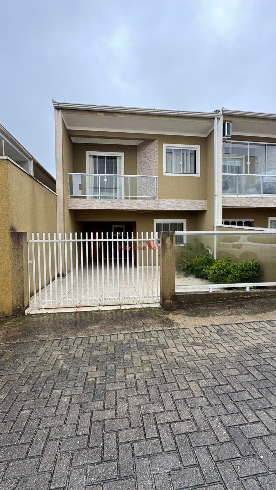 🏡 Sobrado à Venda no Bairro Fazenda Velha – Araucária/PR