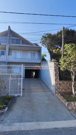 🏡 Triplex Espaçoso e Completo no Santa Cândida – Curitiba