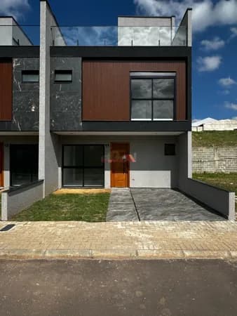 ✨ LINDO SOBRADO À VENDA NO XAXIM – CURITIBA ✨