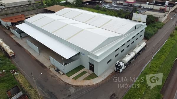 Oportunidade Única! Galpão Comercial Próximo à Rodovia Anhanguera