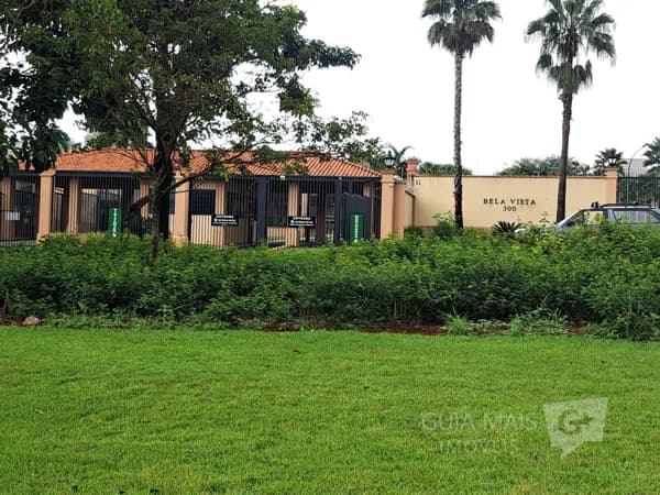 Lote de ilha no condomínio Bela Vista
