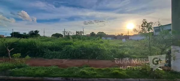 Terreno comercial em avenida no bairro Jd. Cristo Redentor
