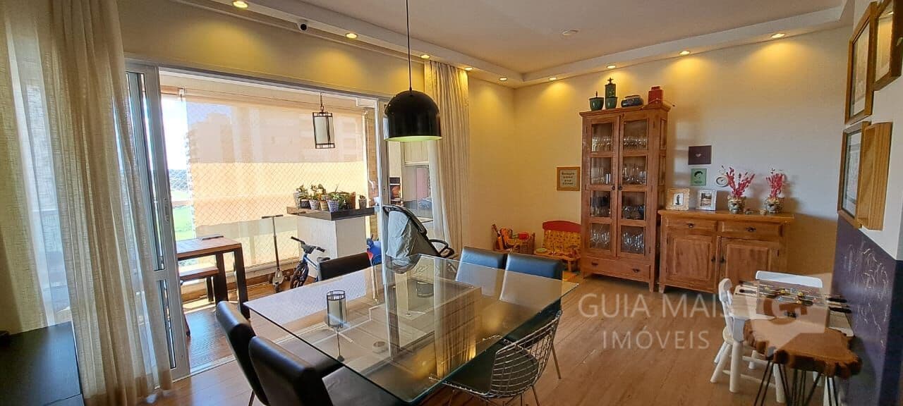 Apartamento Padrão com 3 dormitórios sendo um suíte no bairro Nova Aliança Sul