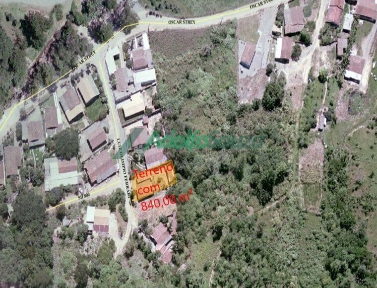 terreno com duas casa em alvenaria