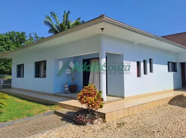 Casa em alvenaria localizada no bairro taboa