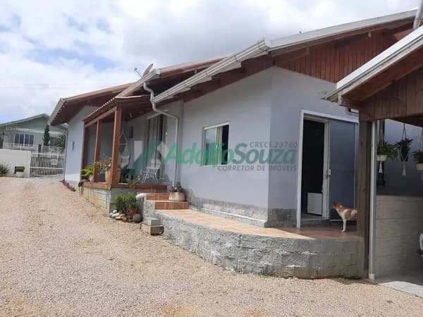 Casa em alvenaria localizada no bairro fundo canoas