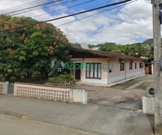 CASA EM ALVENARIA LOCALIZADA NO BAIRRO FUNDO CANOAS