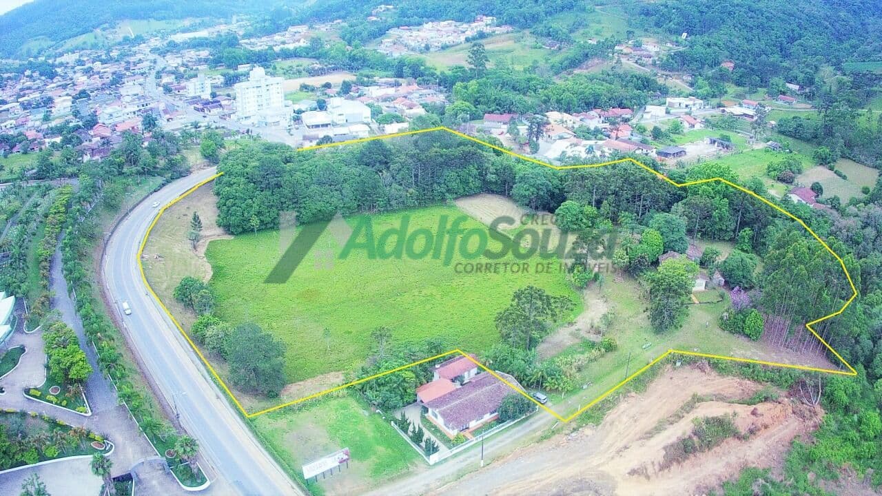 TERRENO URBANO, COM CARACTERÍSTICAS DE RURAL, LOCALIZADO NO BAIRRO FUNDO CANOAS, em Rio do Sul, SC.