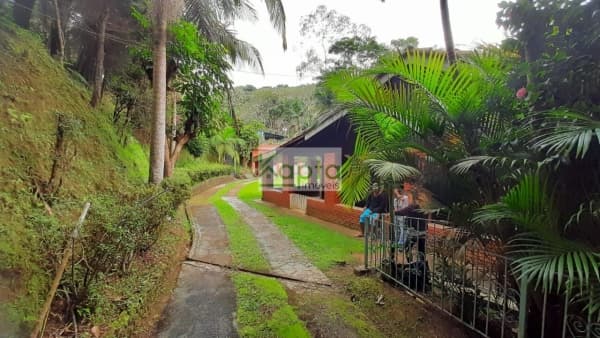 Pousada 40.000 metros com 2 casas Juquitiba sao paulo