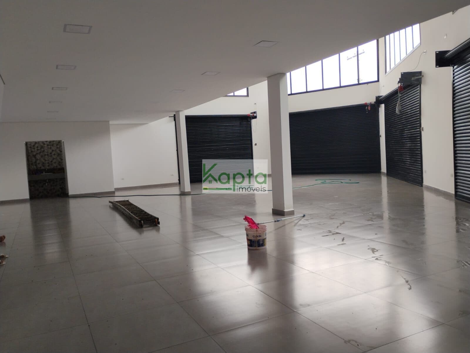 Salão comercial EM PREDIO COMERCIAL