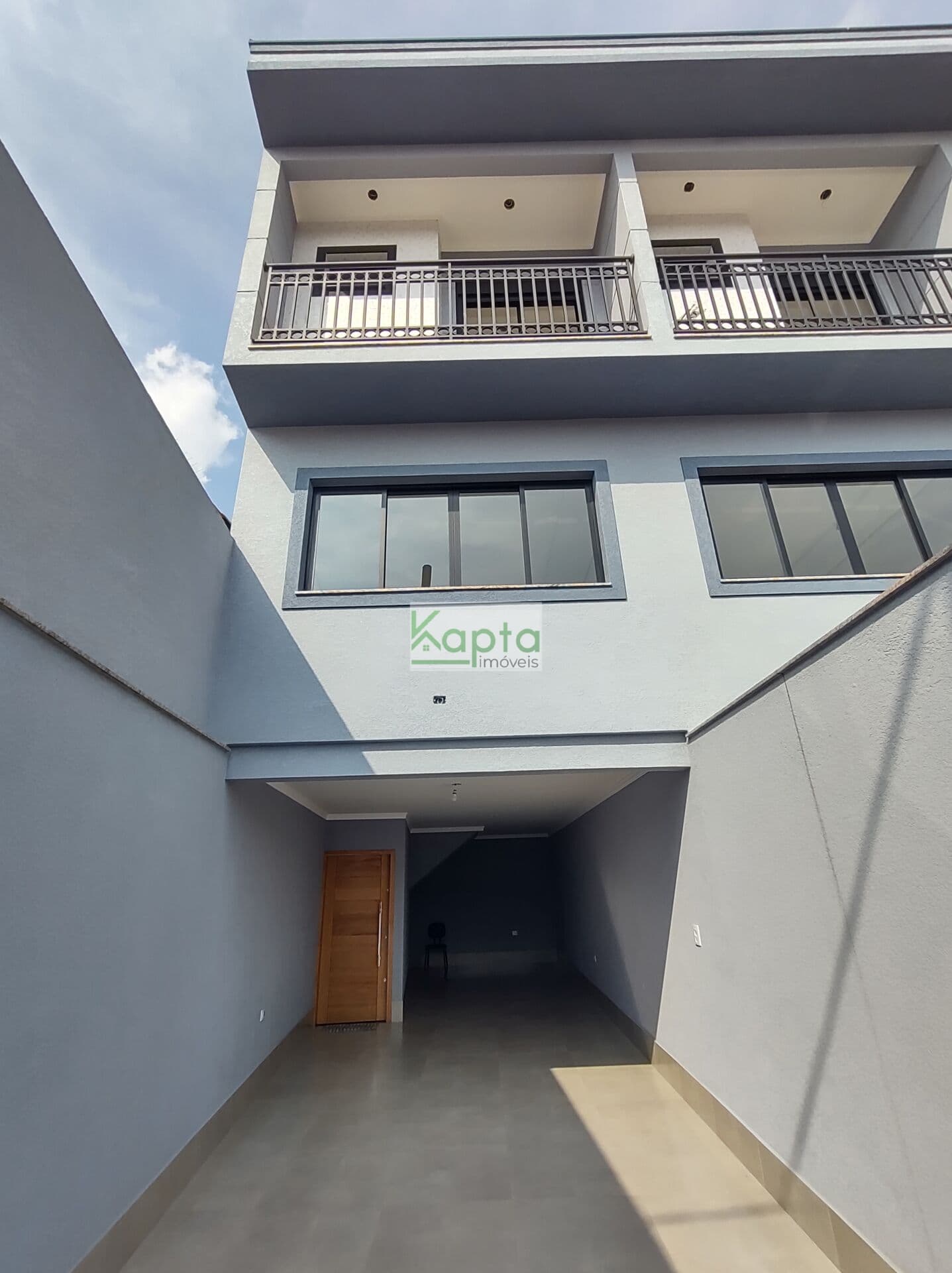 Sobrado Alto Padrão co m3 Suites, 4 banheiros, 3 vagas, avenda no Parque São Domingos