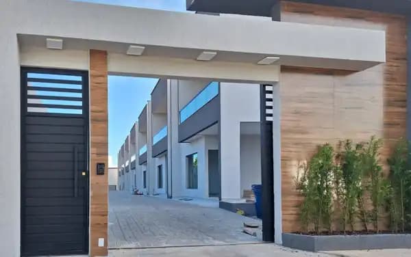 Casa à venda no bairro Pitangueiras em Lauro de Freitas/BA