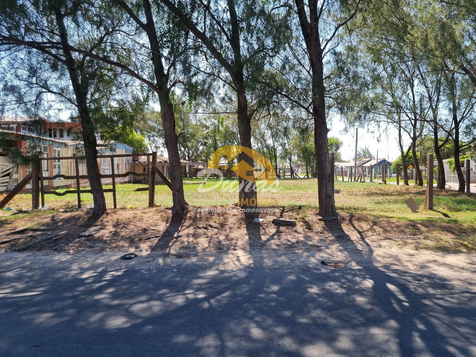 TERRENOS NA AVENIDA PRINCIPAL DE NOVA TRAMANDAÍ