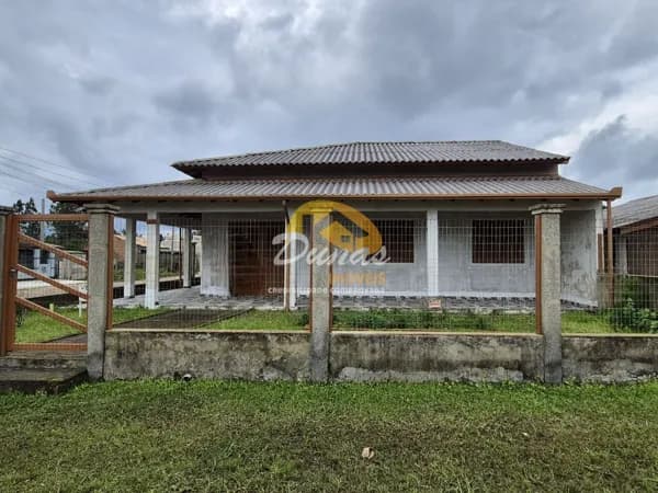 AMPLA RESIDÊNCIA EM ALVENARIA EM NOVA TRAMANDAÍ